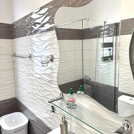 Pogradec Apartment *